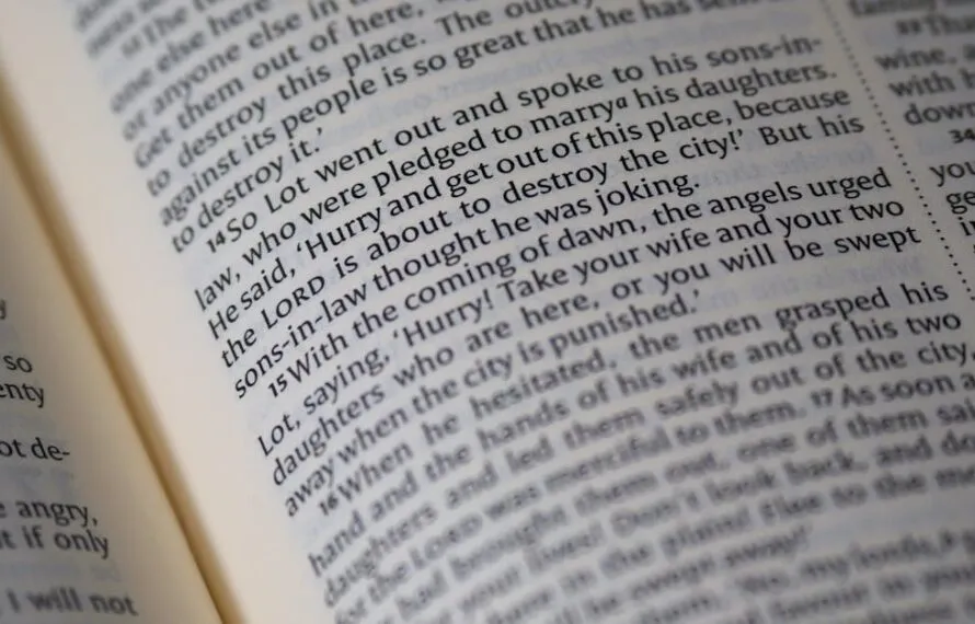 Quem dividiu a Bíblia em capítulos e versículos? Descubra! Quem dividiu a Bíblia em capítulos e versículos? Descubra!